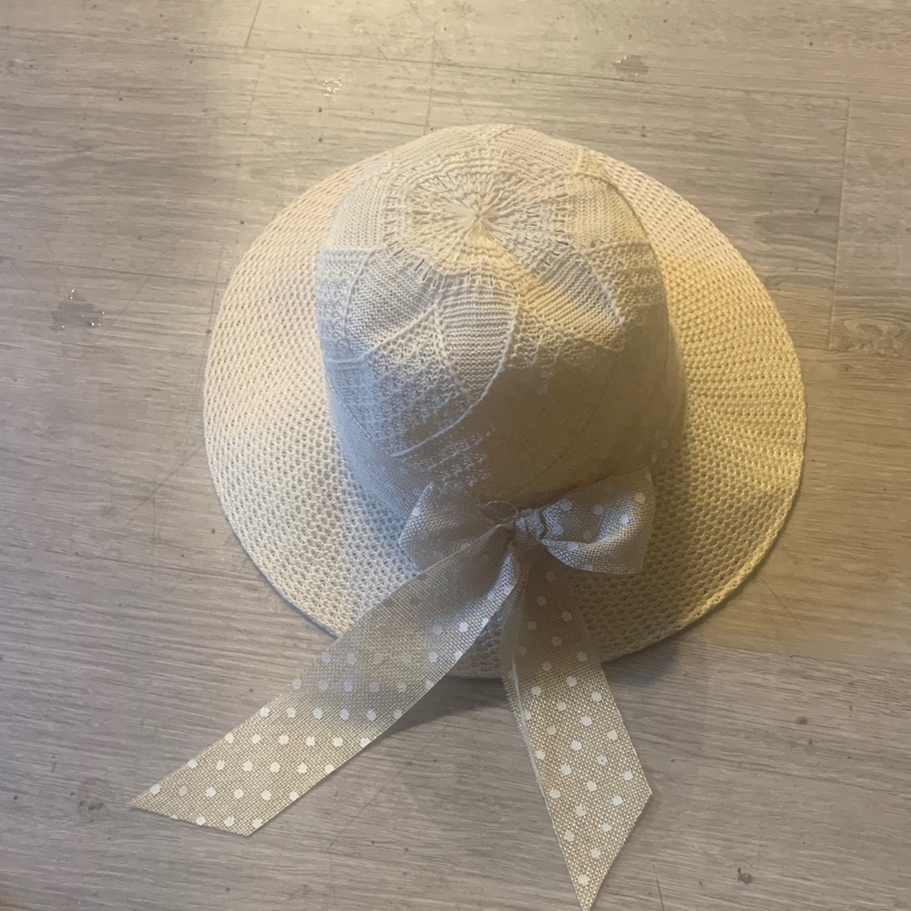 Source Unknown Cream Kids Hat with Polka Dot Bow
